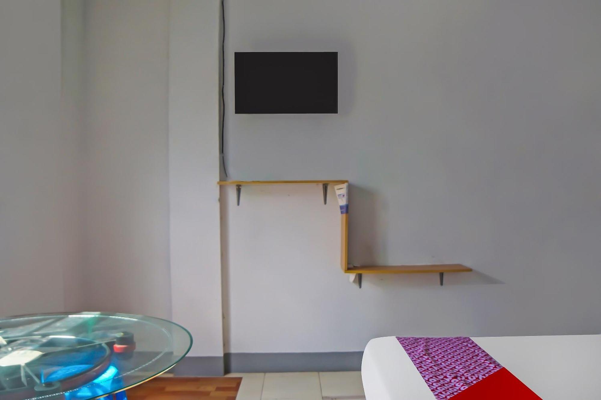 Oyo 92235 Guesthouse Rantang Medan Luaran gambar