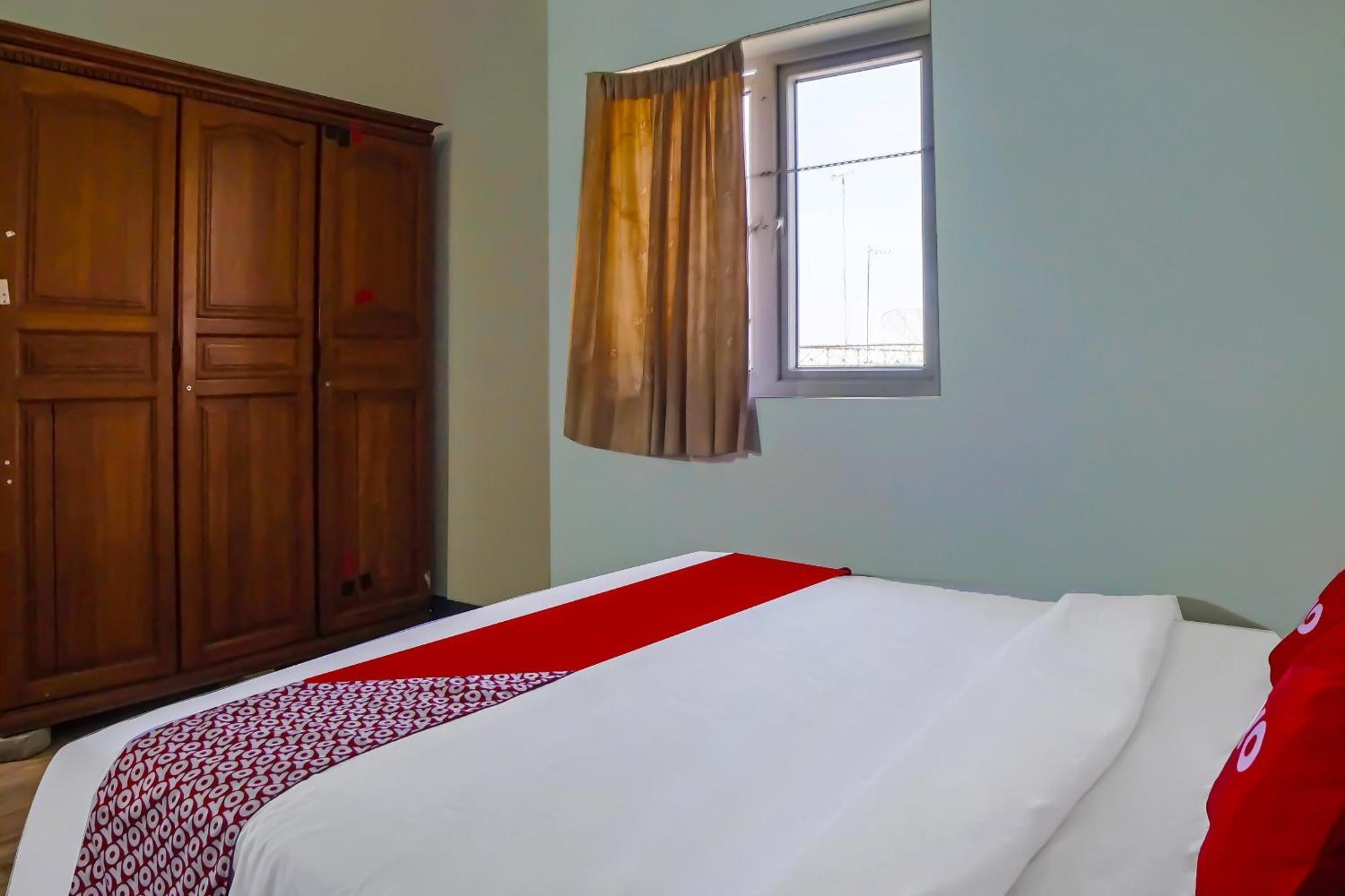 Oyo 92235 Guesthouse Rantang Medan Luaran gambar