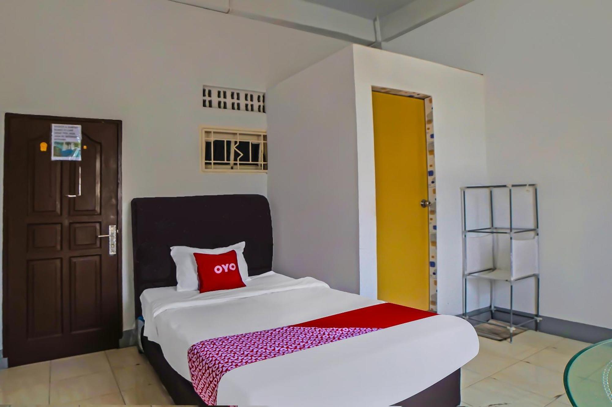 Oyo 92235 Guesthouse Rantang Medan Luaran gambar