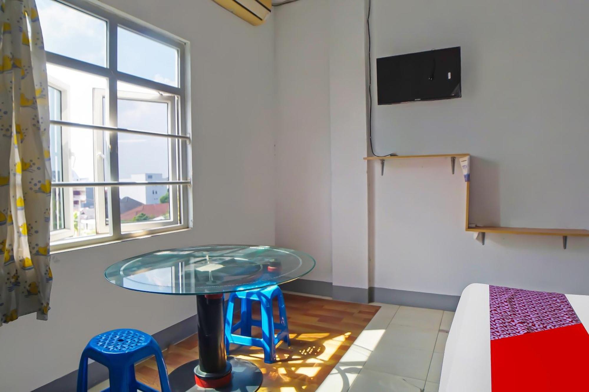 Oyo 92235 Guesthouse Rantang Medan Luaran gambar