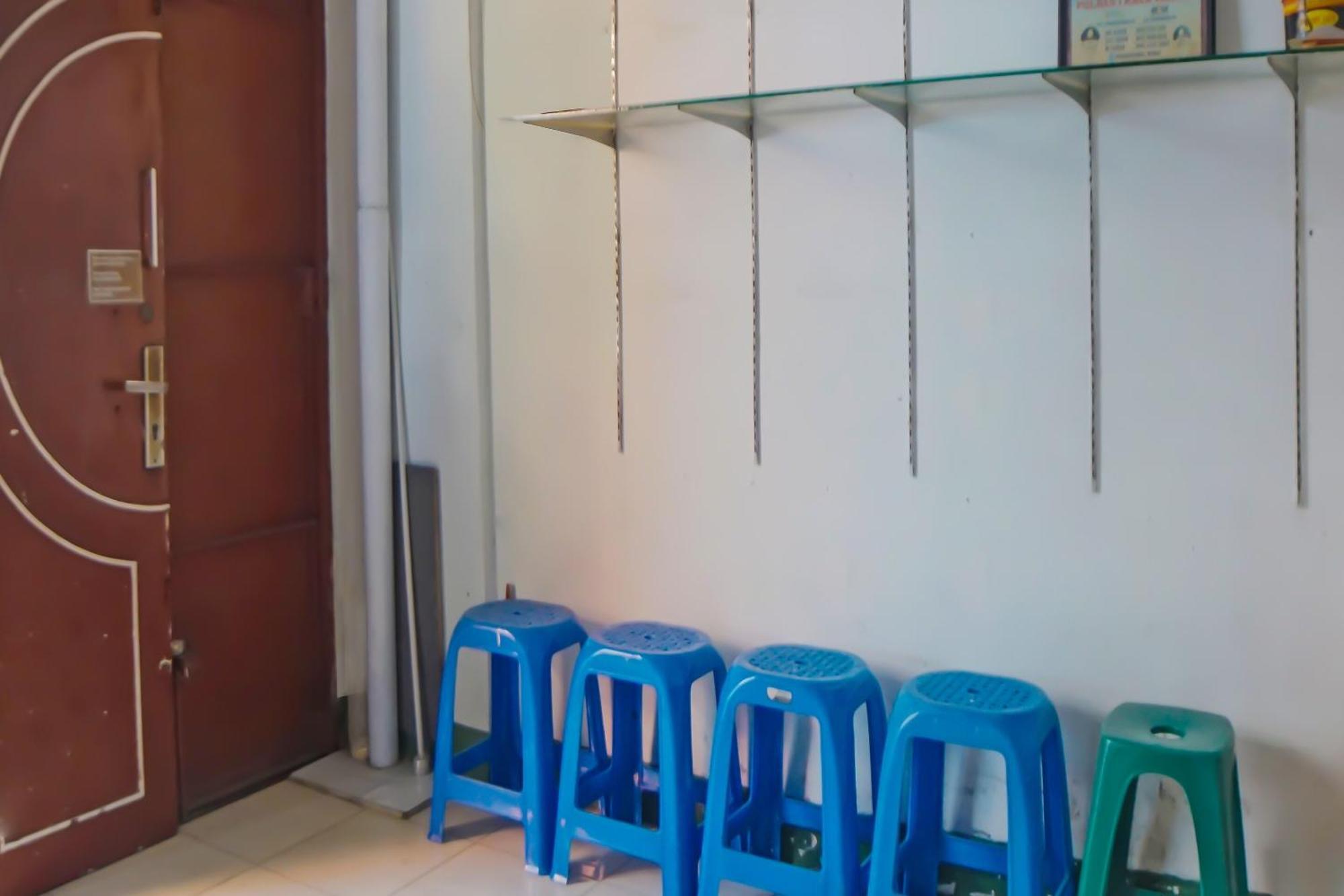 Oyo 92235 Guesthouse Rantang Medan Luaran gambar
