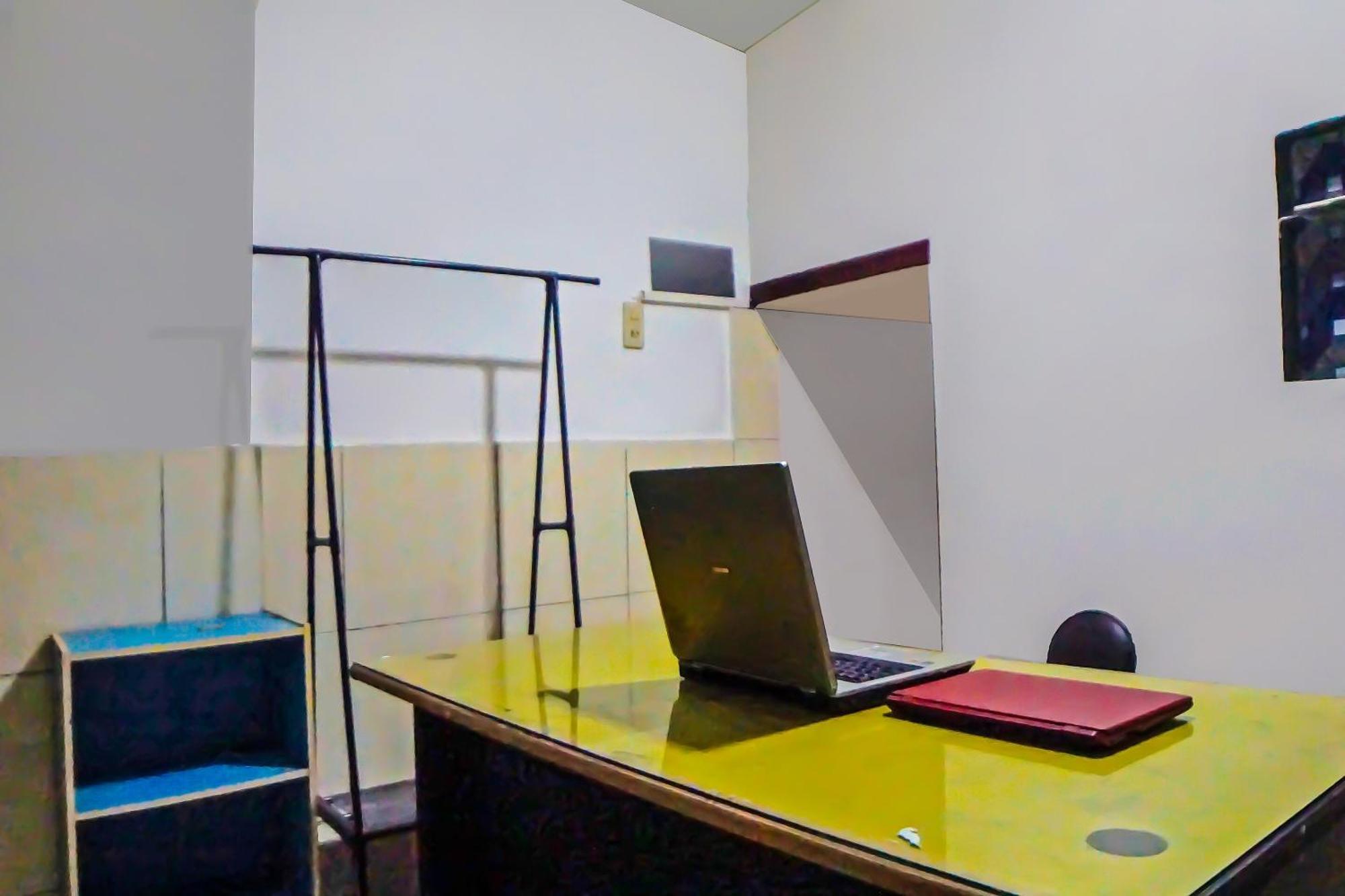 Oyo 92235 Guesthouse Rantang Medan Luaran gambar